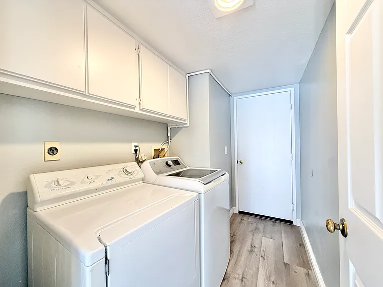 11739 Thomas Hayes Ln — Photo 16