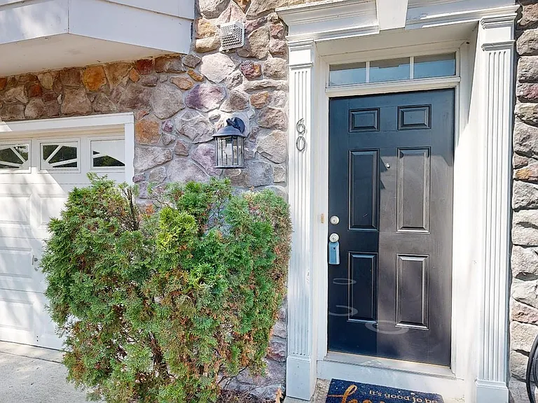 60 River Ln — Photo 2