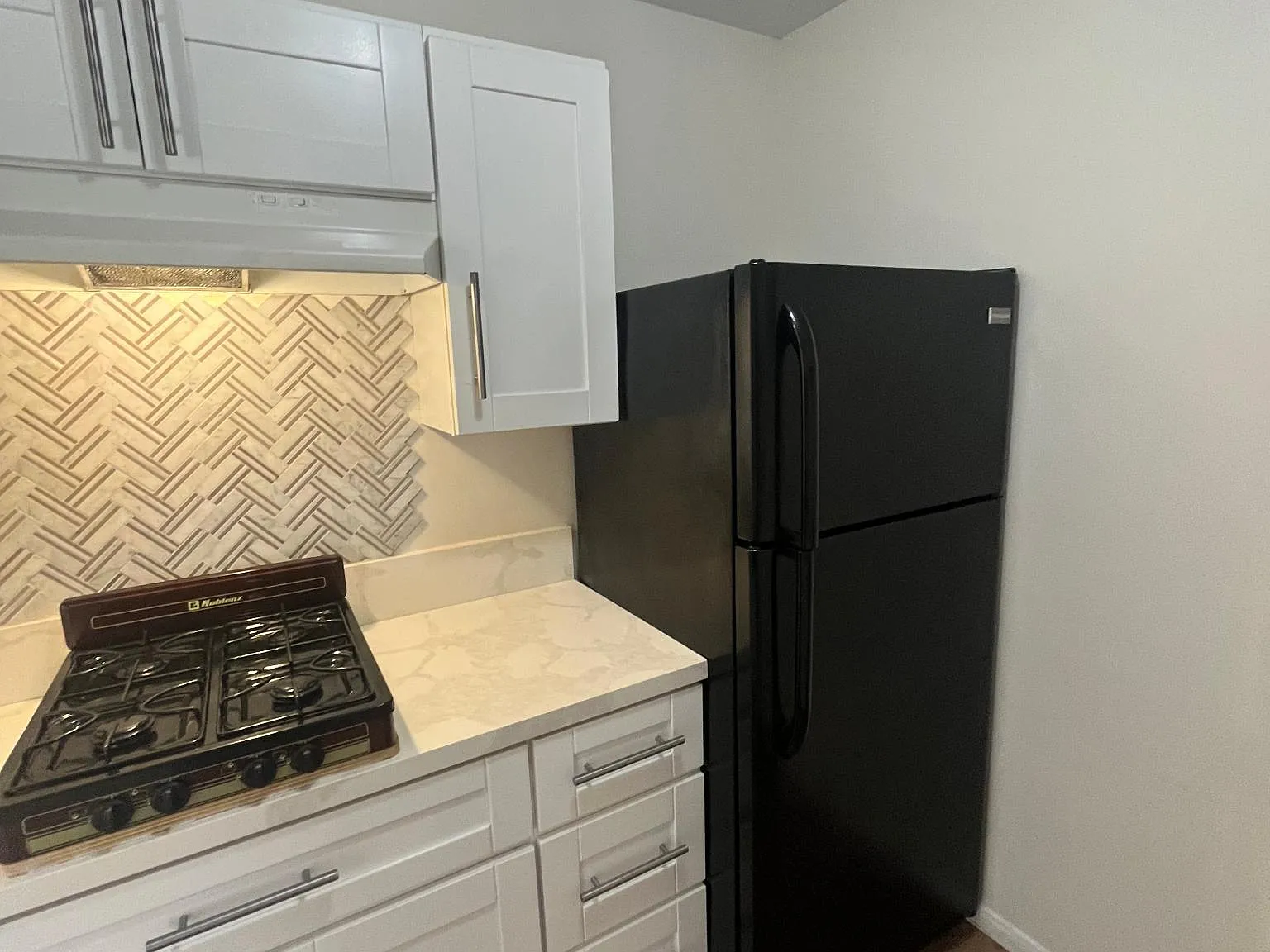 6814 Waite Dr — Photo 2