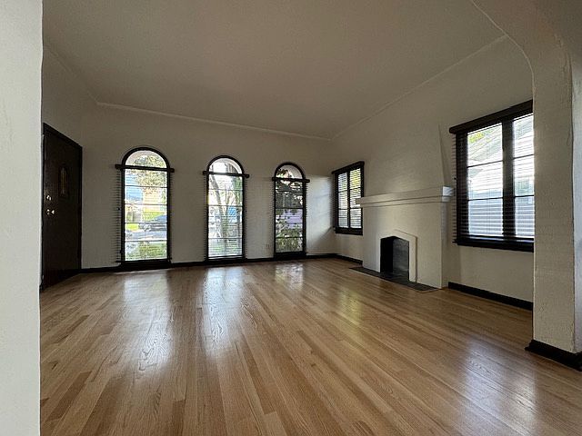 1st image of 1342 E Harvard St #1342