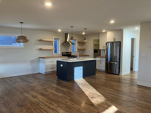 2nd image of 6003 51st St NW