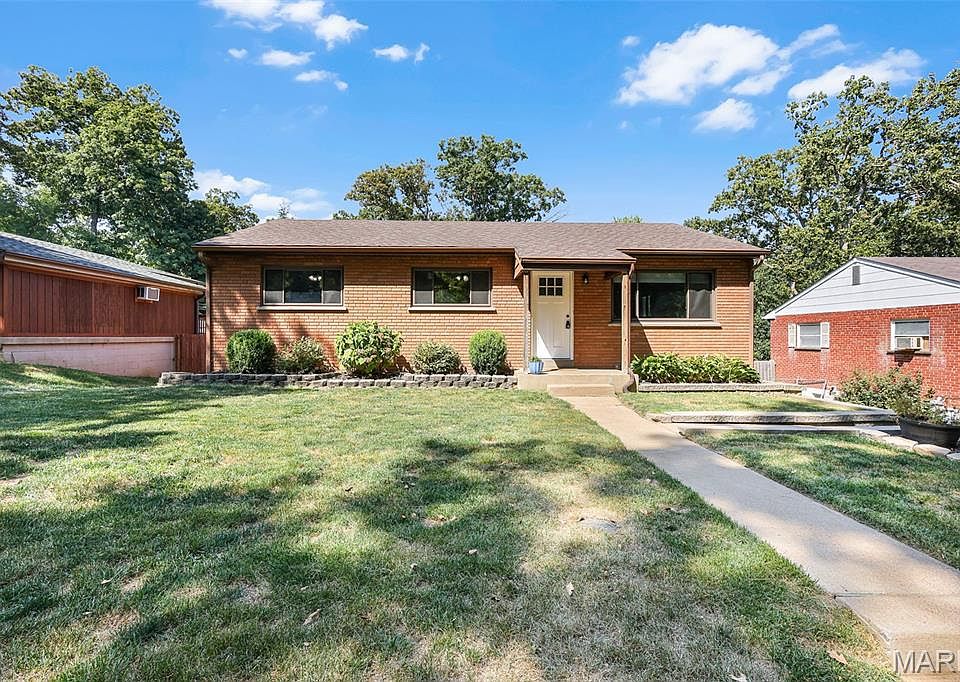 4135 Hickory Hill Dr, Saint Louis, MO 63129 | Zillow