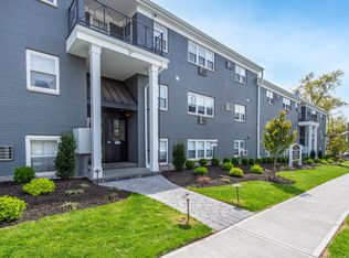 Woodland Hills Manor: In-Unit Washer & Dryer, Heat, Gas, Hot & Cold Water Included, and Cat & Dog..., Bergenfield, NJ 07621