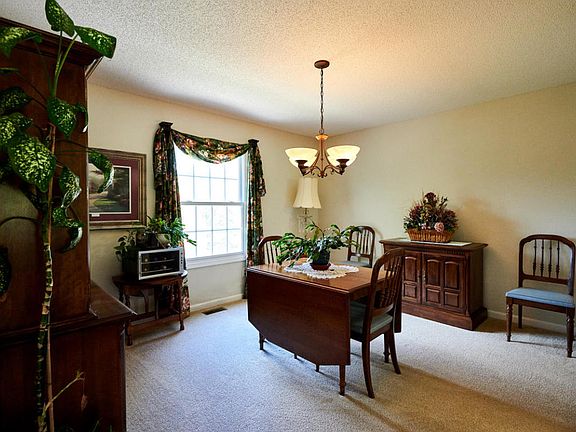 5th image of 506 Stonehenge Dr