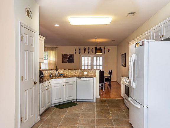 5th image of 313 Southmoor Dr