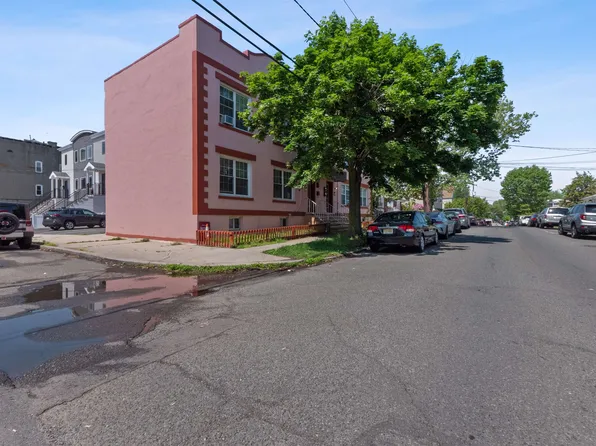 78-80 W 48th St #2-B, Bayonne, NJ 07002