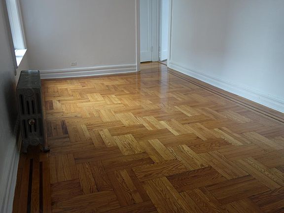 5th image of 19 E 213th St APT 4