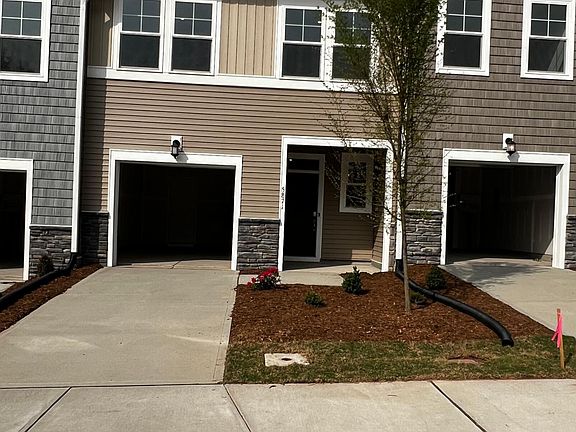 2nd image of 5871 Woodlawn Dr
