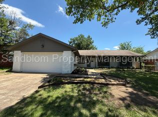 5871 S Quebec Ave, Tulsa, OK 74135