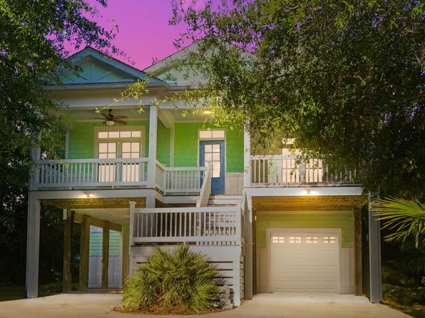 116 NE 11th Street, Oak Island, NC 28465
