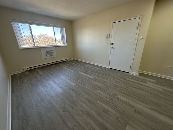 2nd image of 256 Parker Hill Ave #14
