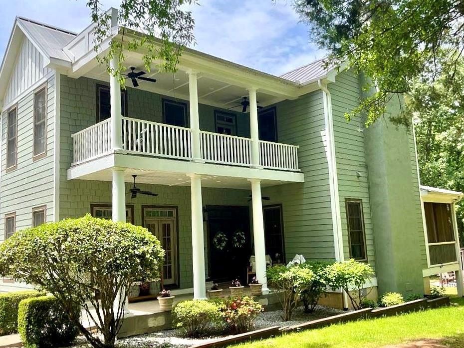 1st image of 202 Newport Dr