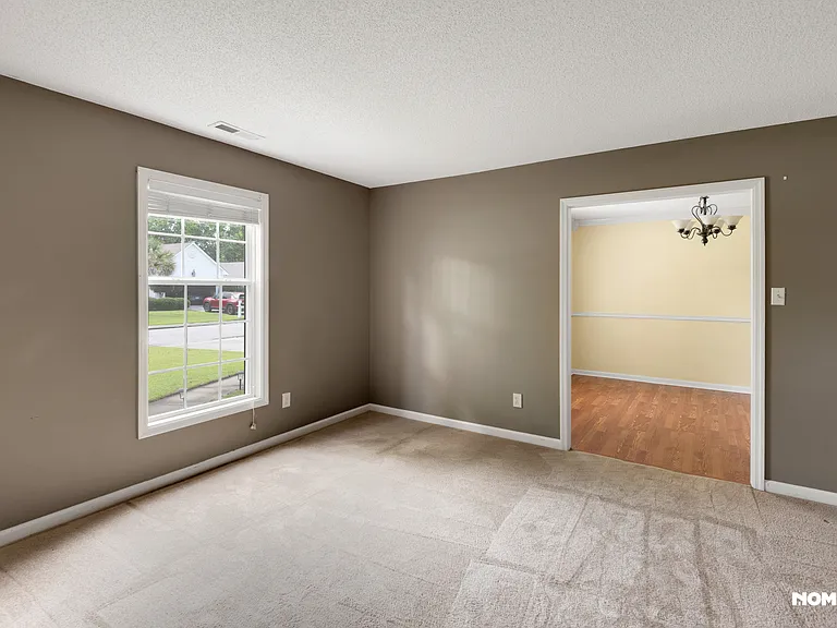 216 Stone Point Ln — Photo 14