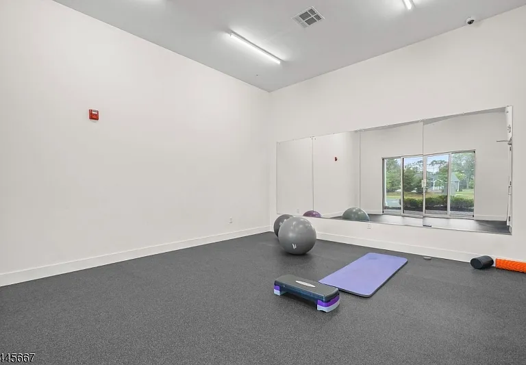723 Lorhan Dr — Photo 15