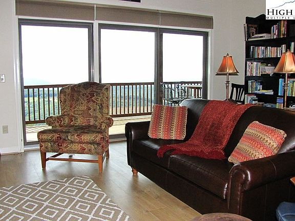 4th image of 743 Craggy Point B Bldg 24