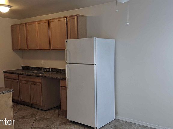 4th image of 4103 E Moreland St #1-21245090