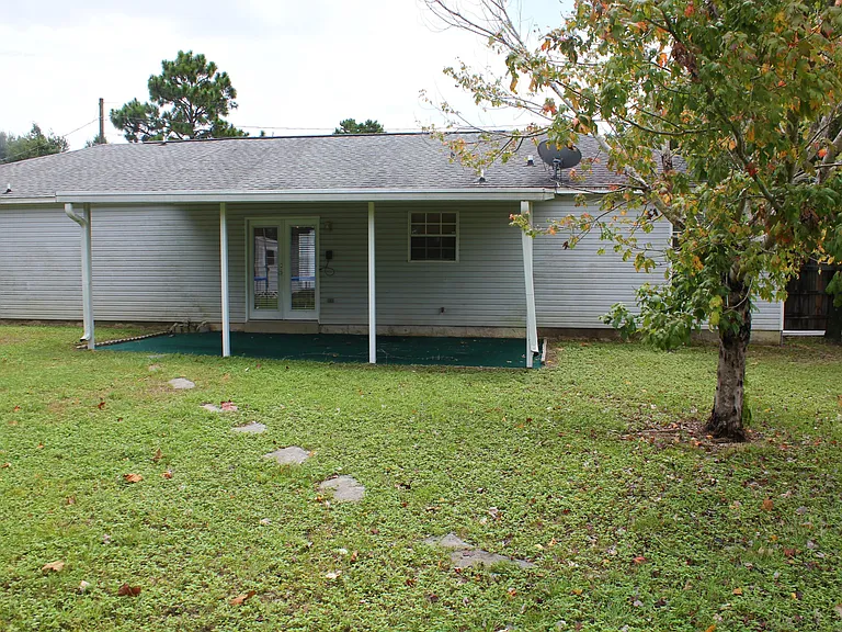 3665 Burton Cir — Photo 15