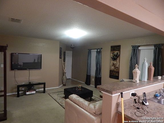 4th image of 9003 Oakwood Park