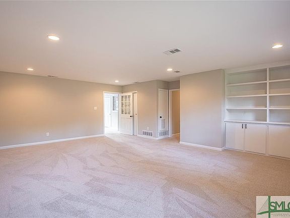 4th image of 2401 E Gwinnett St
