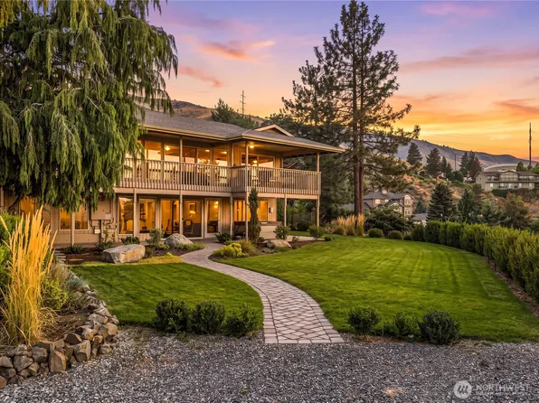 1729 Canyon Crest Drive, Wenatchee, WA 98801