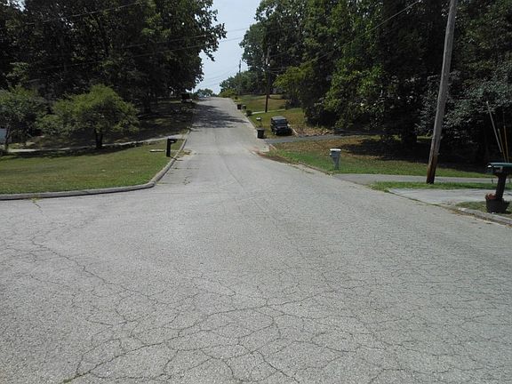 4th image of 4102 Shady Oak Dr