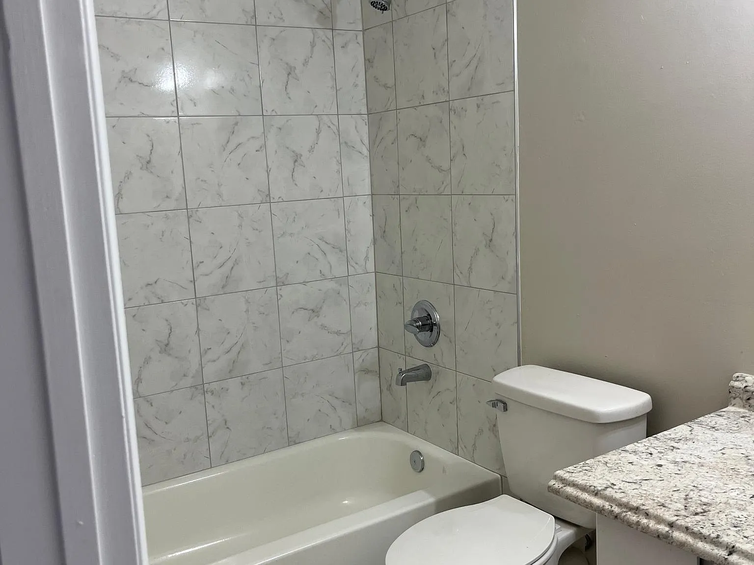 2 bed, 900 sqft, $1,000 — Photo 4