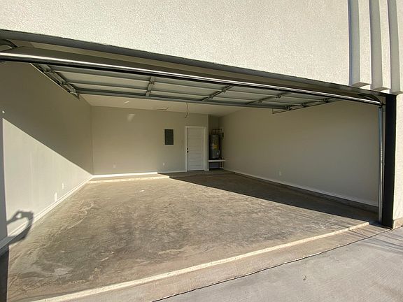 2nd image of 1429 Los Estribos Dr