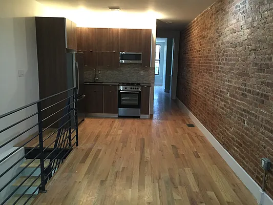 Rented by Premier Metro Realty Corp | media 14