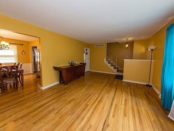 3rd image of 1198 Winhurst Dr