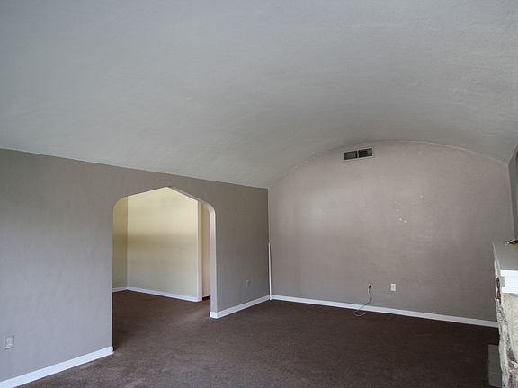 3rd image of 4508 E Illinois Ave