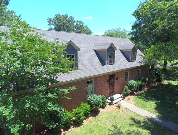 2nd image of 1203 Dogwood Dr