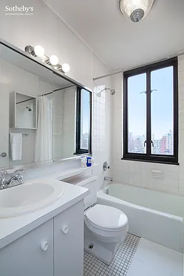 Sold by Sotheby's International Realty | media 6