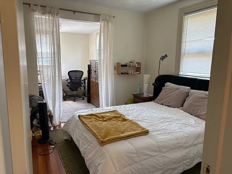 146 Irving Ave #2 — Photo 6
