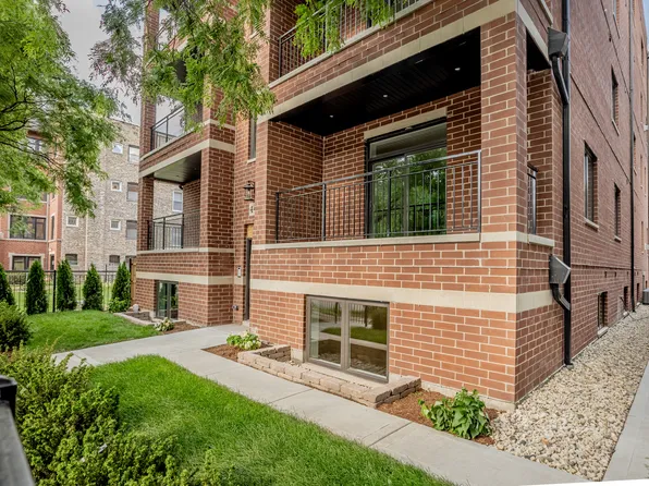 4441 N Ashland Ave #302, Chicago, IL 60640
