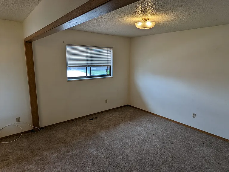 2257 London Way — Photo 12