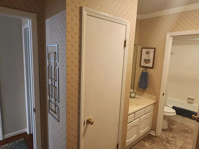 121 Forest View Dr — Photo 15