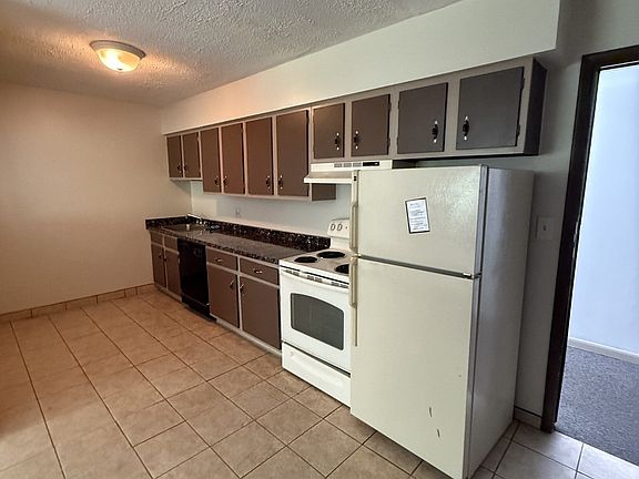 3rd image of 1855 Burnet Ave #9