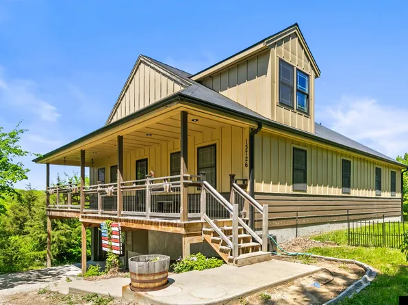 13726 Wallace Dr, Plattsmouth, NE 68048