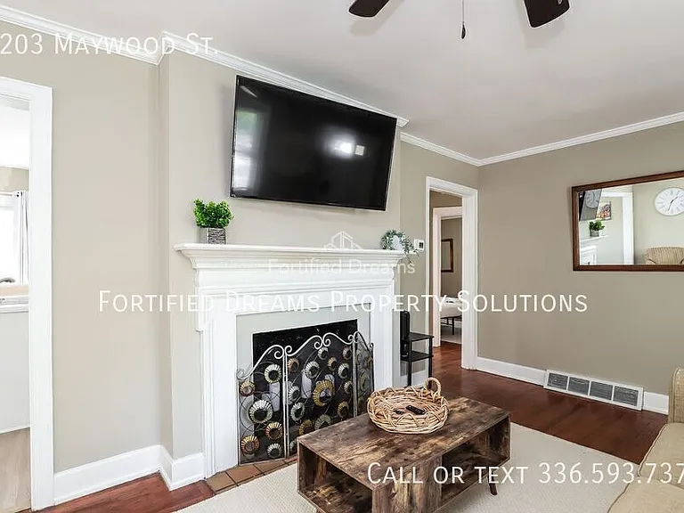 2203 Maywood St — Photo 7