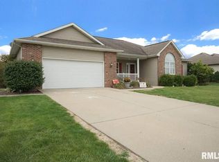 306 Eagle Ridge Dr, Chatham, IL 62629