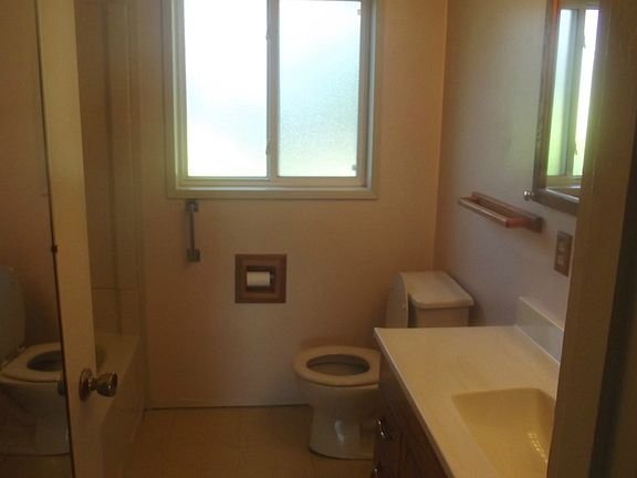 3rd image of 8613 95th St SW