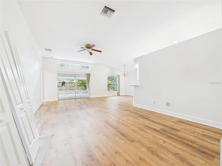 10553 Egret Haven Ln — Photo 12