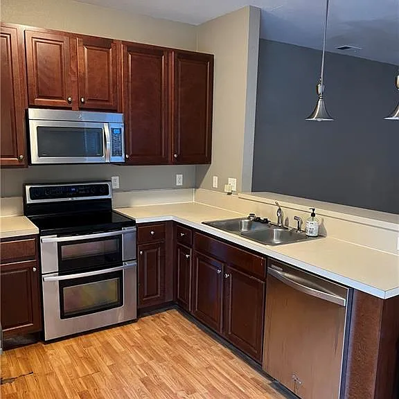 305 Garcia Dr — Photo 3