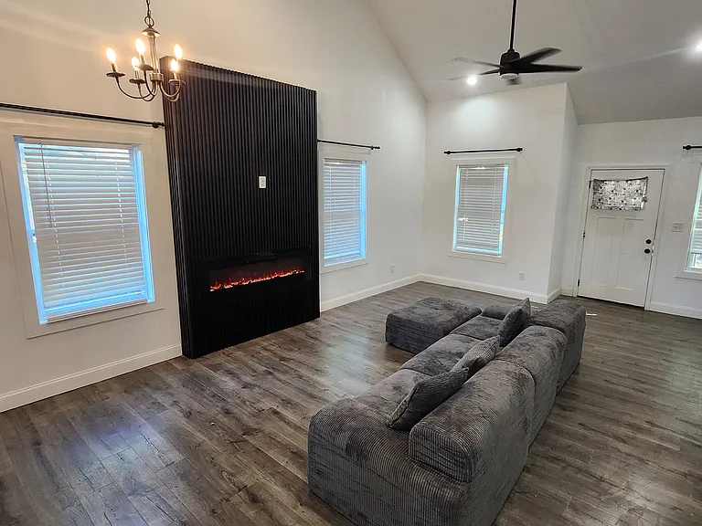 1114 Oak Knoll Ter SE — Photo 8