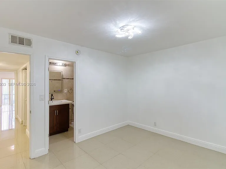 5215 SW 40th Ave #48 — Photo 18