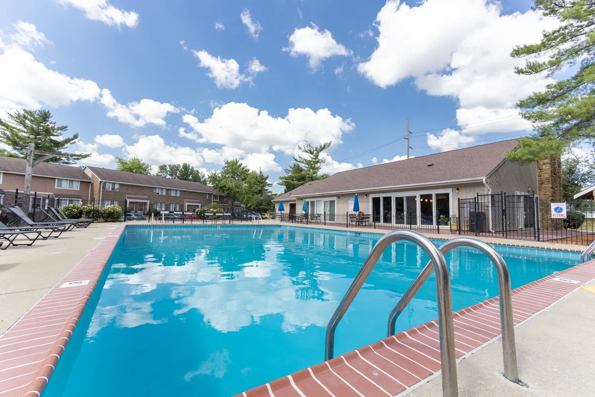 Swimming Pool at Woodbridge of Castleton - Woodbridge Castleton