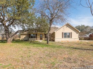 320 Cimarron Sq, Poteet, TX 78065