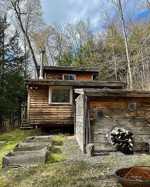 1st image of 1041 Moss Hollow Rd