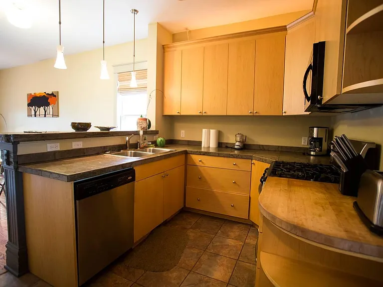 3653 N Williams St — Photo 10