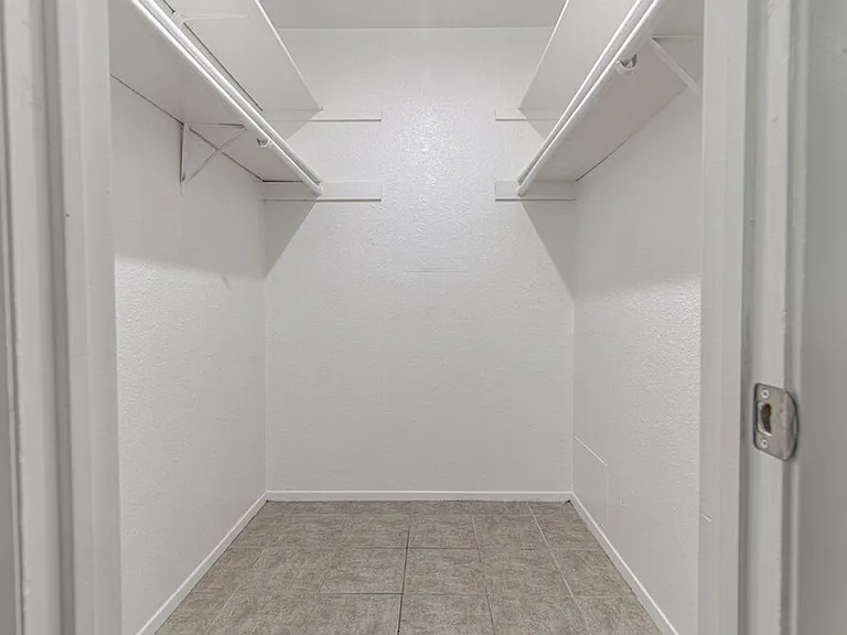 805 Sirocco Dr — Photo 16